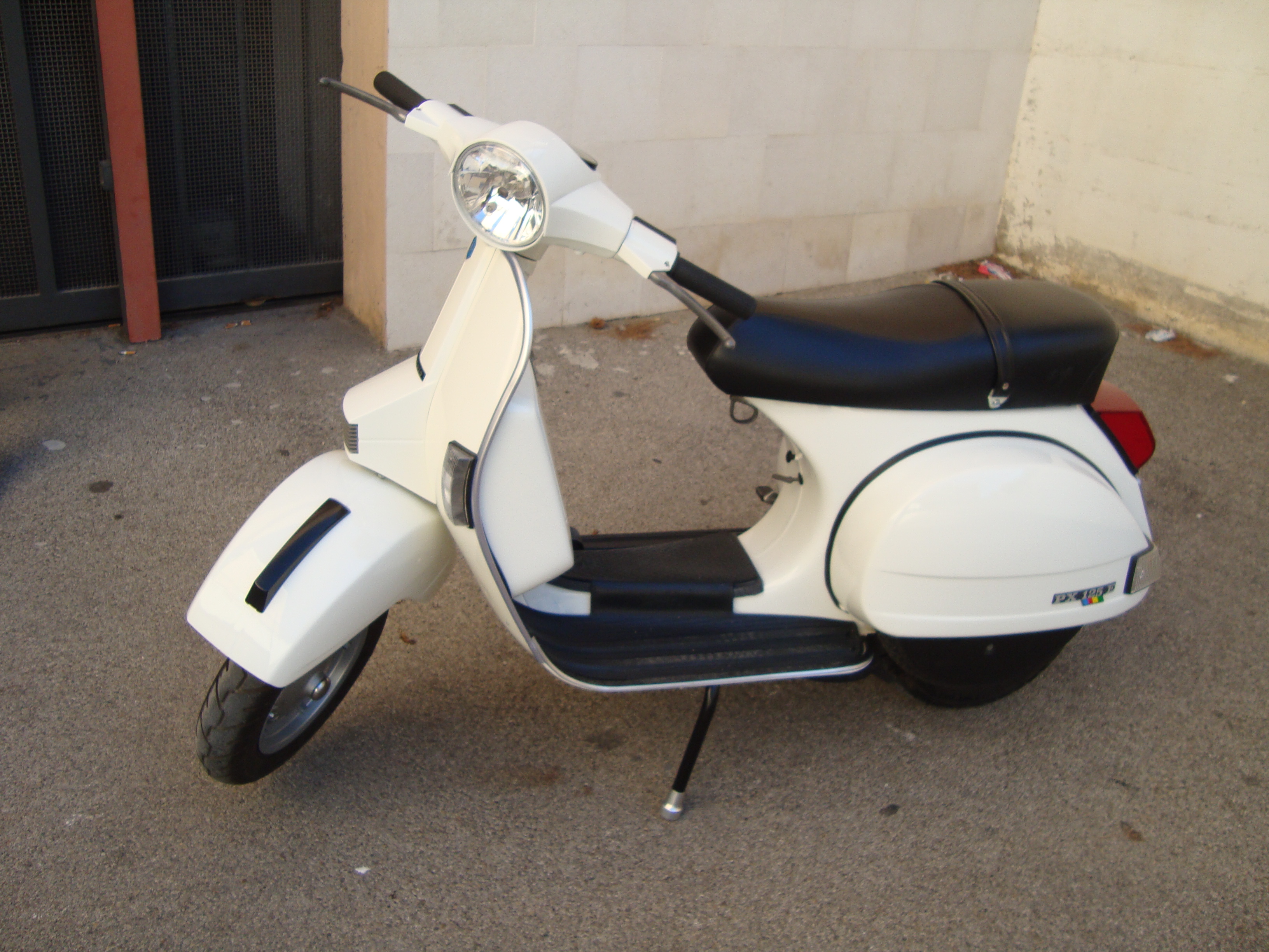 Vespa PX125E