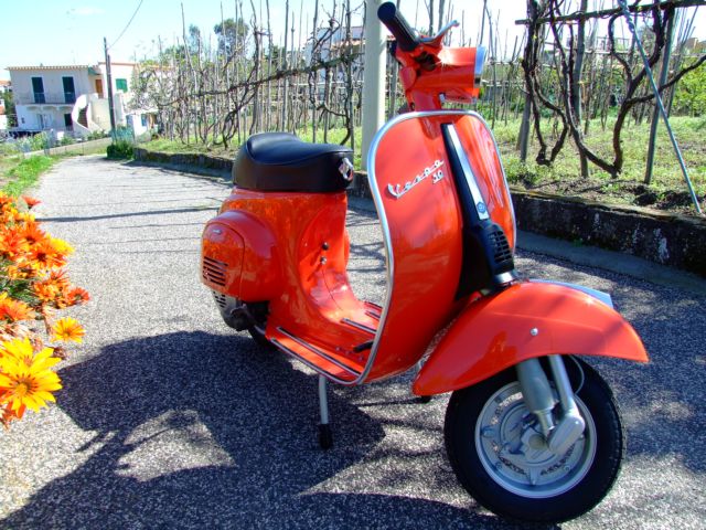 rosso tenerife vespa 50 special