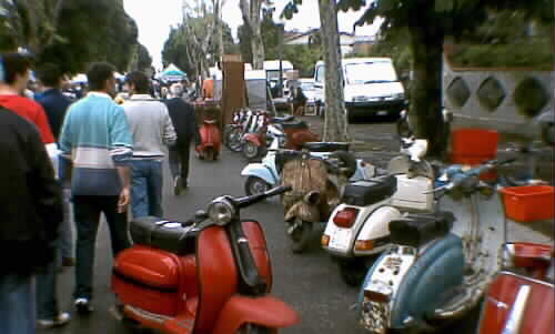 Vespa, lambretta, auto moto d' epoca e tante cose vecchie a gambettola
