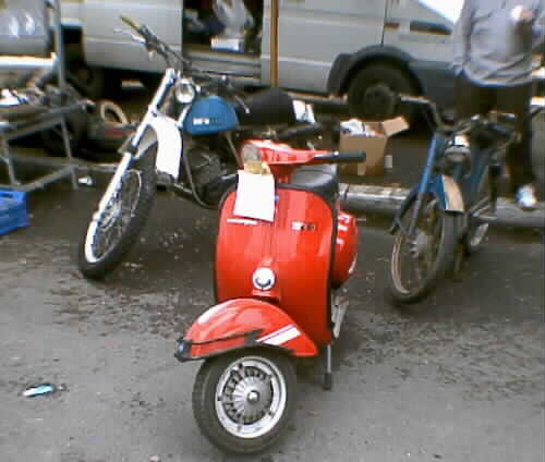Vespa, lambretta, auto moto d' epoca e tante cose vecchie a gambettola, ma pochi ricambi