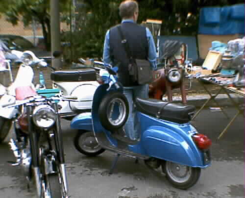 Vespa, lambretta, auto moto d' epoca e tante cose vecchie a gambettola, ma pochi ricambi