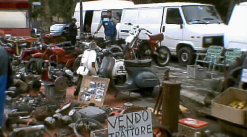 trattore a testa calda, Vespa, lambretta, auto moto d' epoca e tante cose vecchie a gambettola, ma pochi ricambi