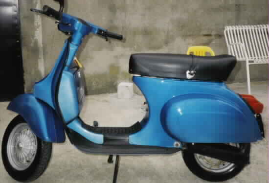 VESPA quella arancio  la mia, quella blu di mio pap, restaurate con le nostre mani. ciao a tutti!!!