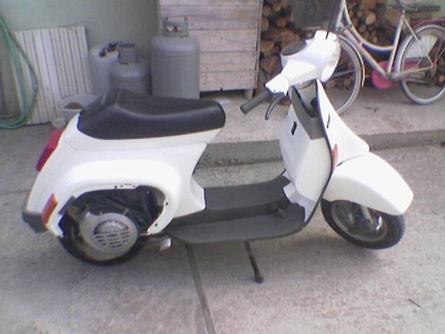 vespa 50 n bianca 1989 restaurata