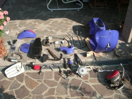 Vespa 50 Special completamente smontata