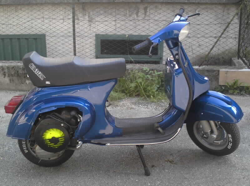 vespa 50 special blu elaborata - sella camel