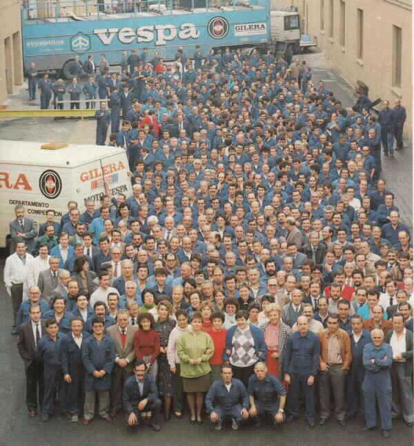 foto di gruppo Moto Vespa Spagna