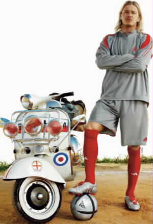 David Beckham in vespa