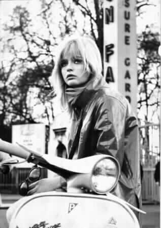 Eva, Ewa Aulin in Vespa