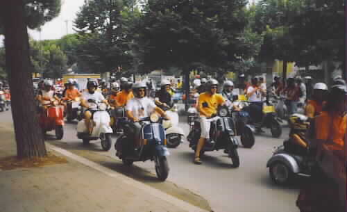 vespa raduno di porto garibaldi e sette lidi ferraresi (ferrara) del 16 luglio 2006-1