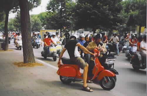 vespa raduno di porto garibaldi e sette lidi ferraresi (ferrara) del 16 luglio 2006-8